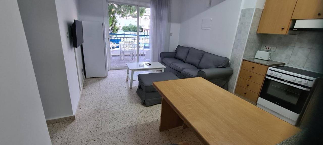Latchi Area Apartments エクステリア 写真