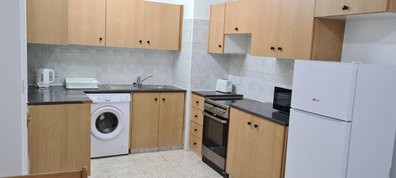 Latchi Area Apartments エクステリア 写真